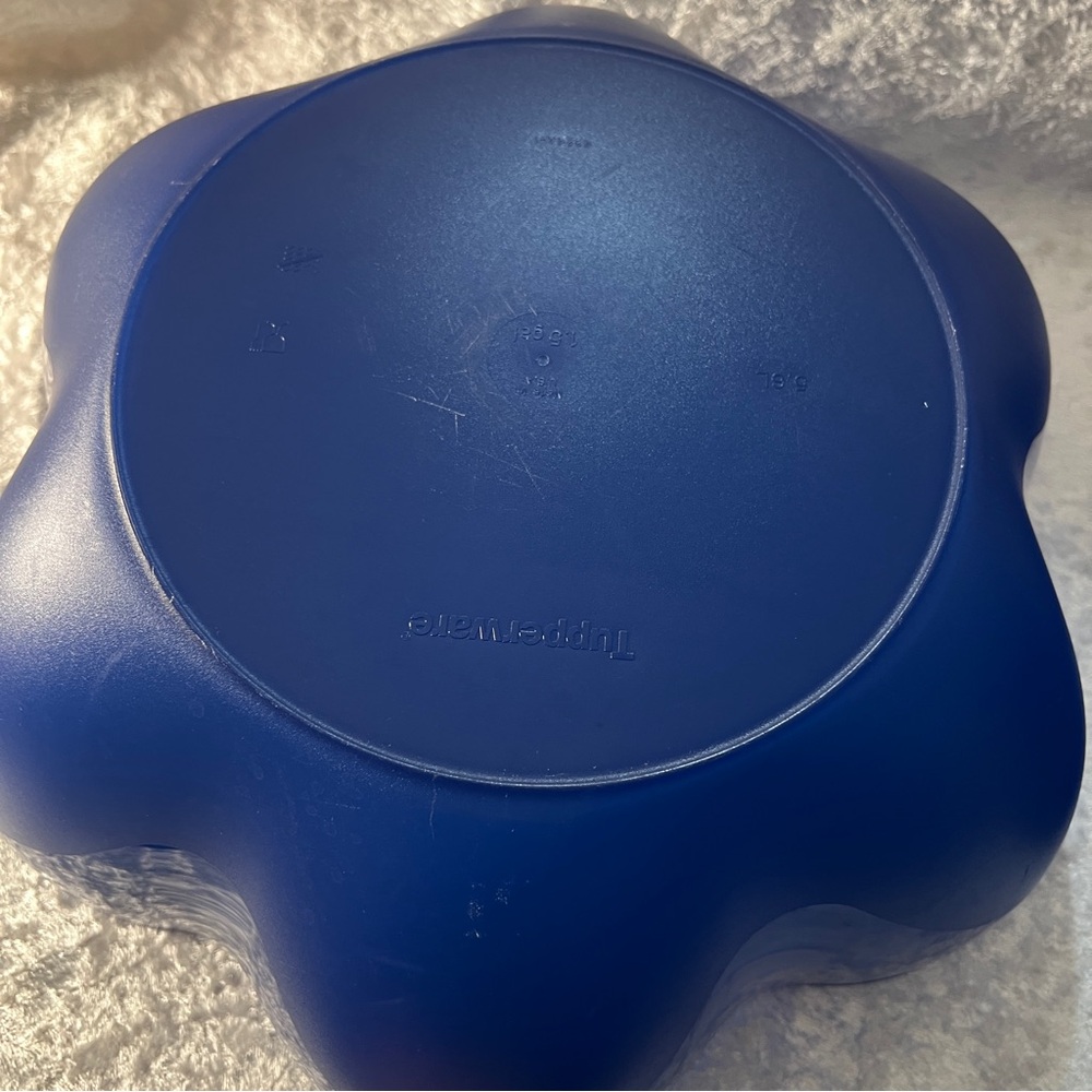 Blue Flower-Shaped Container - Picture 7 of 7